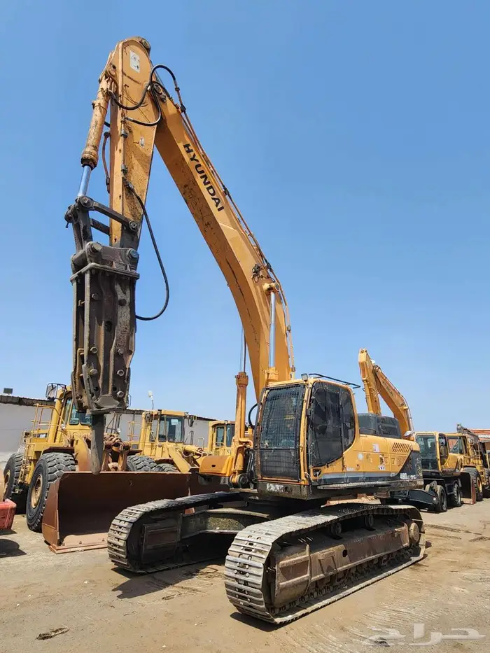 بوكلين هونداى 480 موديل 2015 معرض رواد المعدات 1