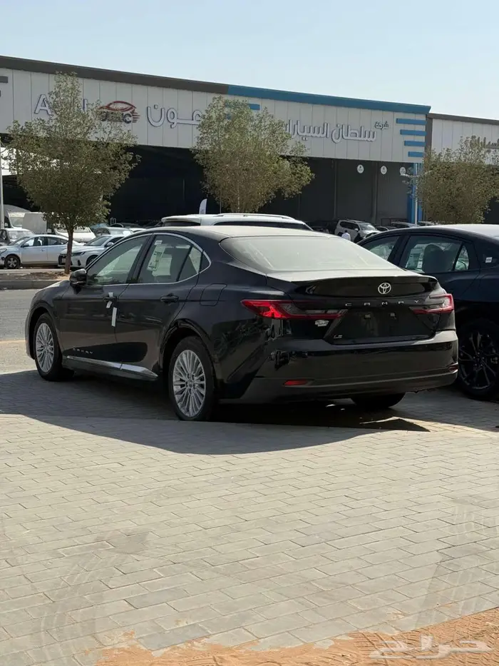 تويوتا كامري نص فل 2025 متوفر جميع الالوان اقساط اقل سعر 6