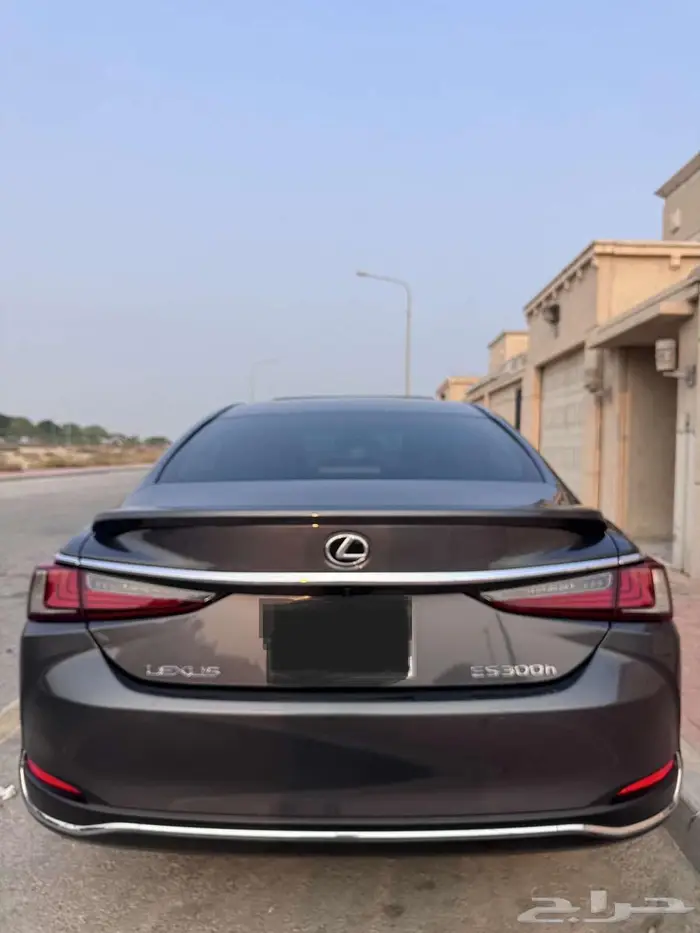 لكزس ES300h موديل 2024 للتنازل على بنك البلاد 2