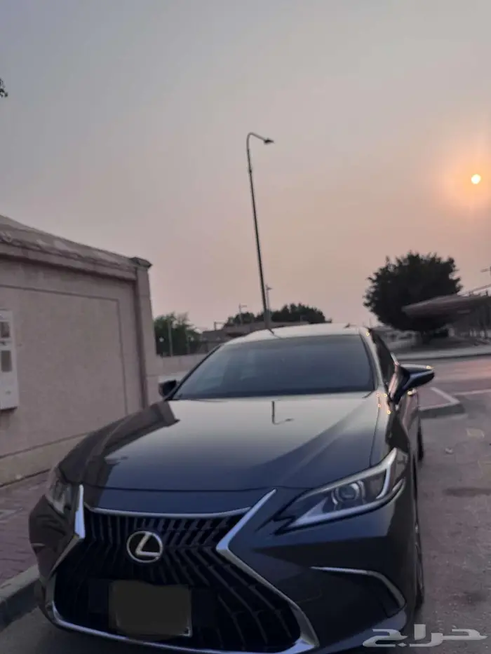لكزس ES300h موديل 2024 للتنازل على بنك البلاد 1