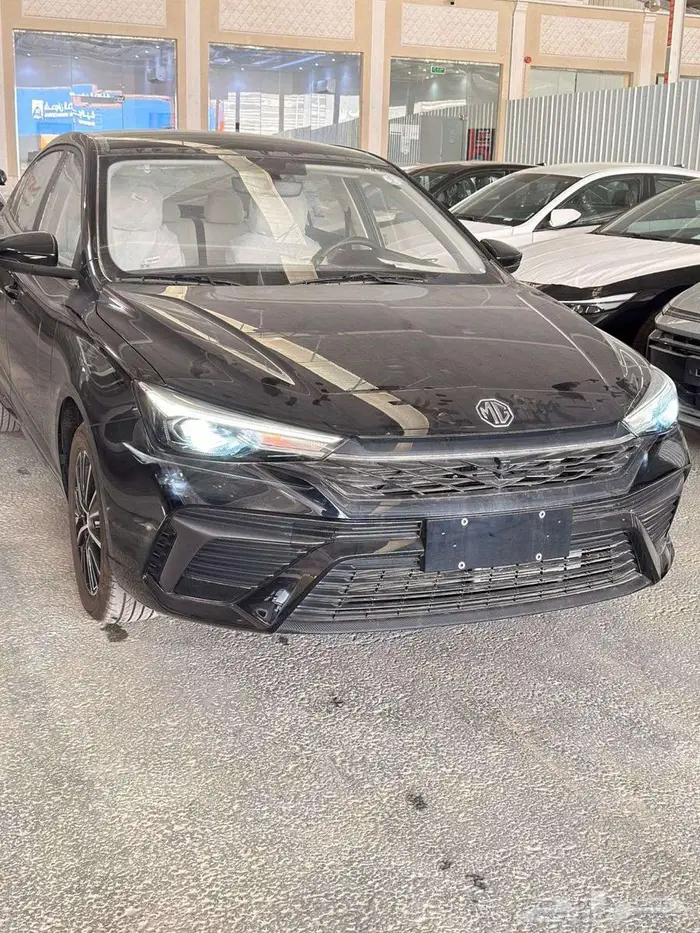 ام جي 5 الشكل الجديد 2025 ستاندر كاش وتقسيط 8