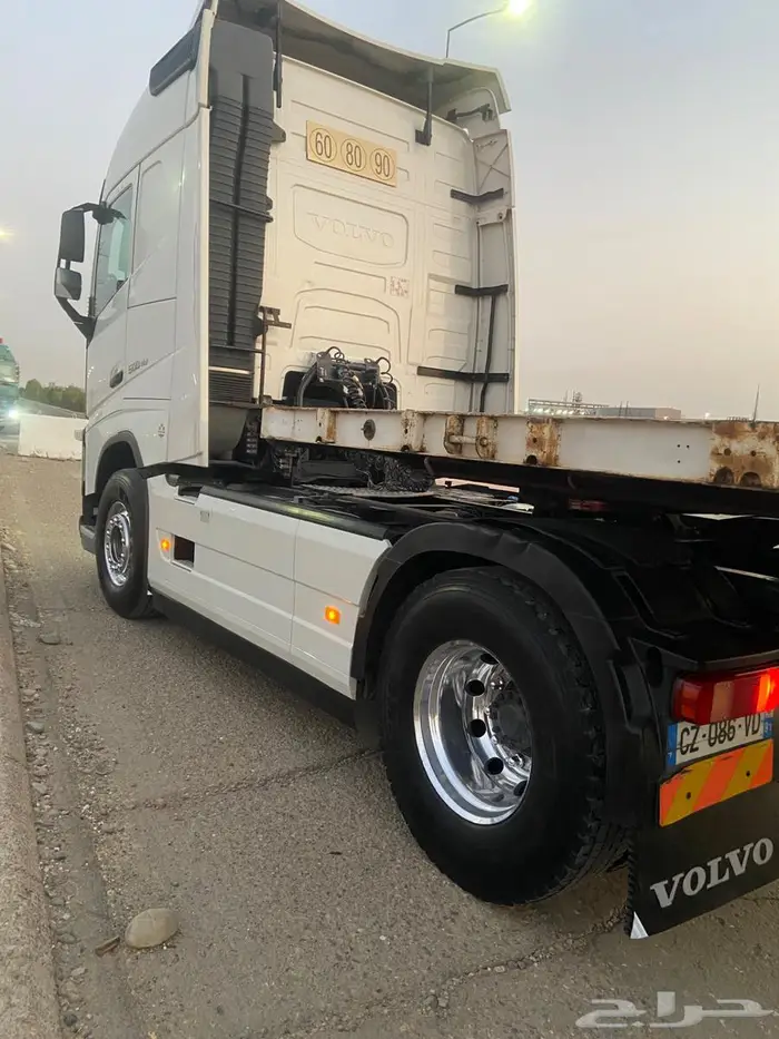 للبيع فولفو 4