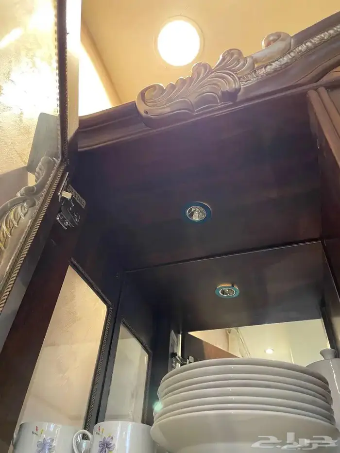 دولاب سفرة كلاسيكي خشب ممتاز 3