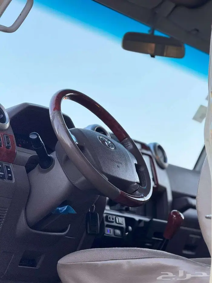 تويوتا شاص 2015 فل كامل بريمي 18