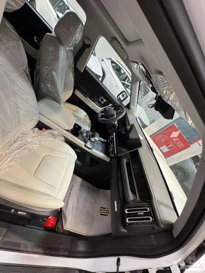 جيتور T1 لاكجري 2026 اسود وابيض 3