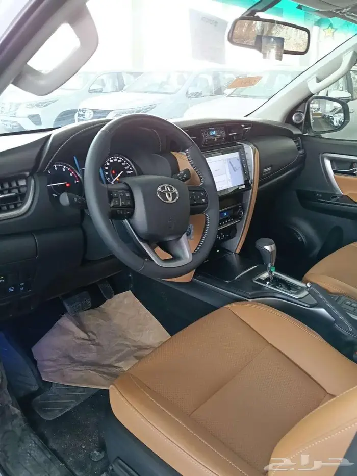 تويوتا فورتشينر VX3 م 2025 - سعودي 11