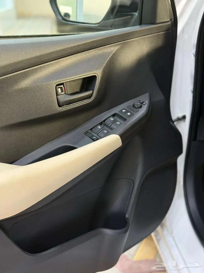 تويوتا ياريس y ستاندر موديل 2026 بسعر 62900شامل الضريبه 2