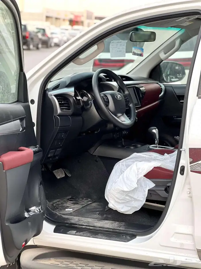 هايلوكس غمارتين S-GLX 4 4 اوتوماتيك بنزين 2025 9