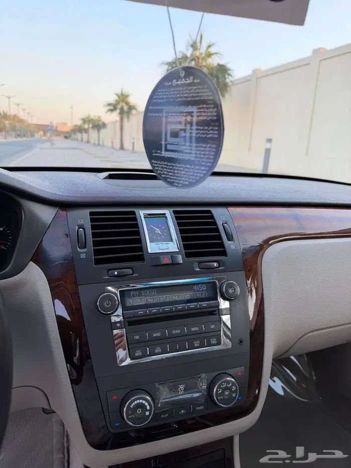 كاديلاك DTS 2011 نظيف جدا وكاله 60