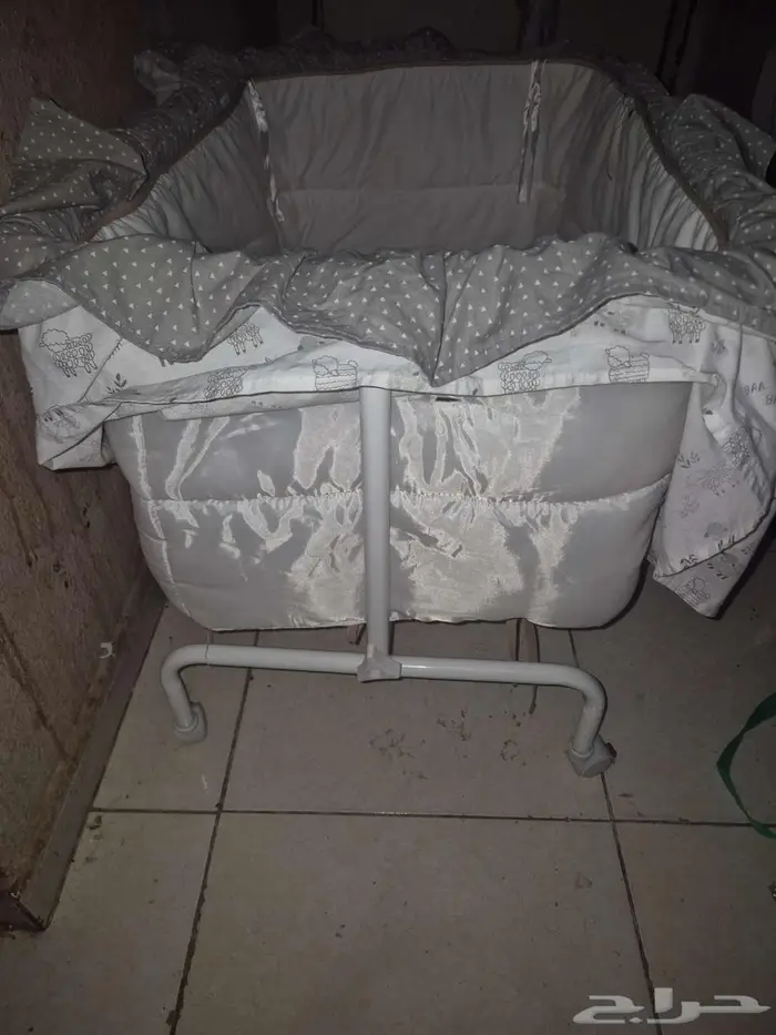 سرير اطفال 0
