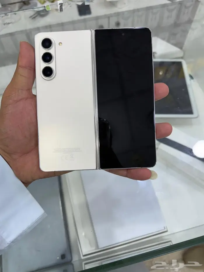 جهاز zfold5 نضيف بدون كرتون 0