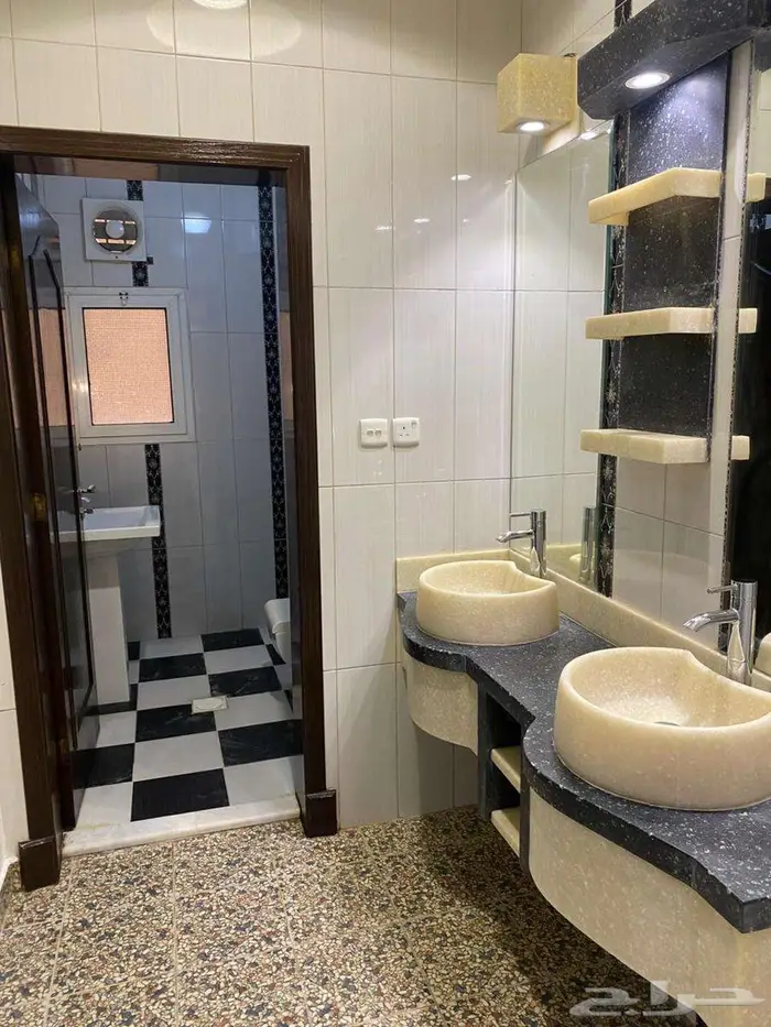 شقة 3 غرف وصالة للإيجار بحي الواحة 8