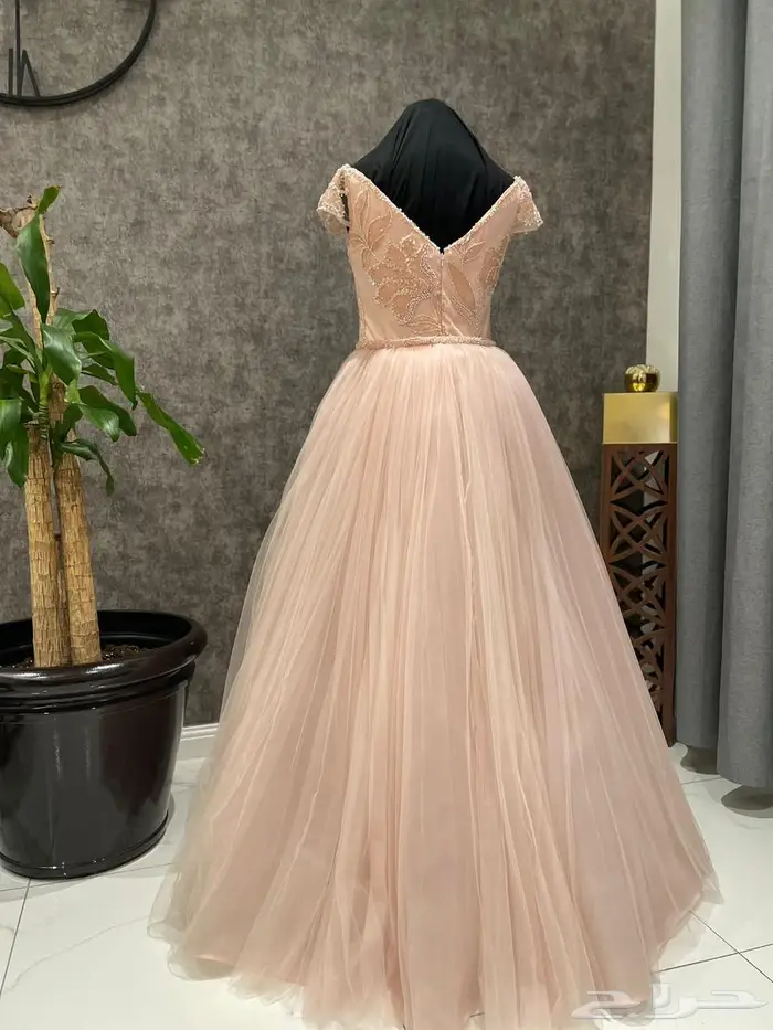 فستان من المصممه ندى الدوسري Nouveau 1