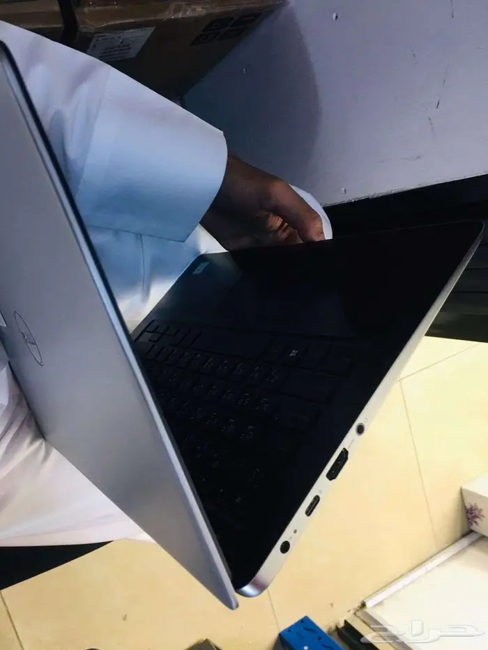 لابتوب دل كور i5 الجيل 8 رام 8 هاردسك 256 2