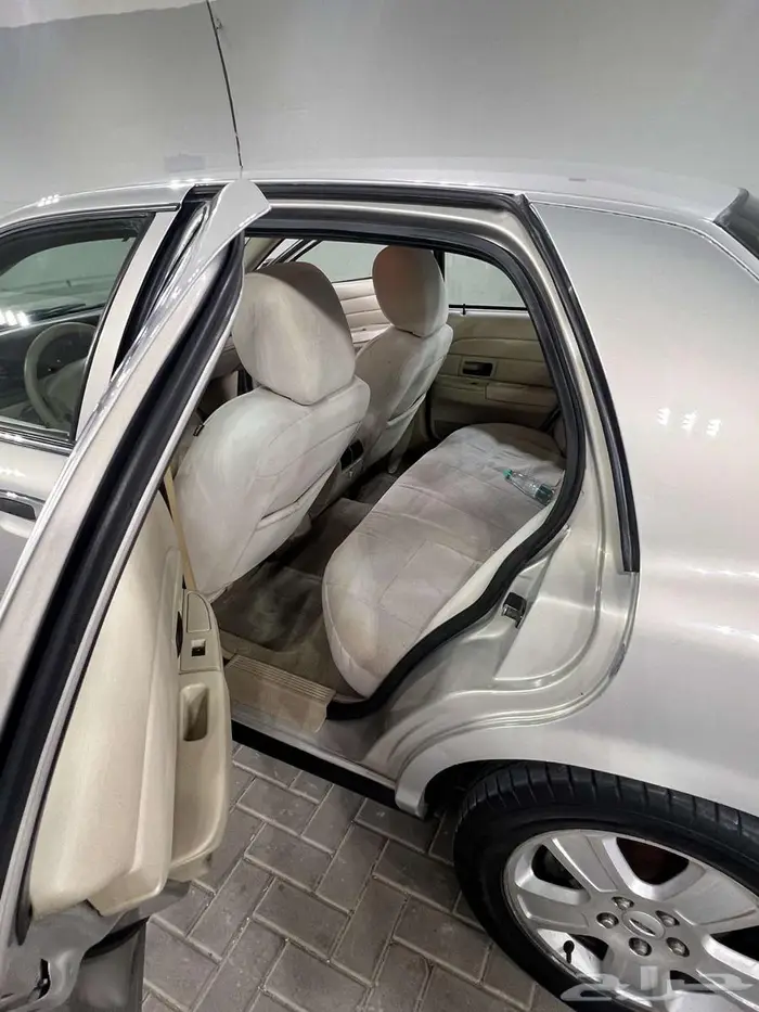 فورد فكتوريا 2011 7