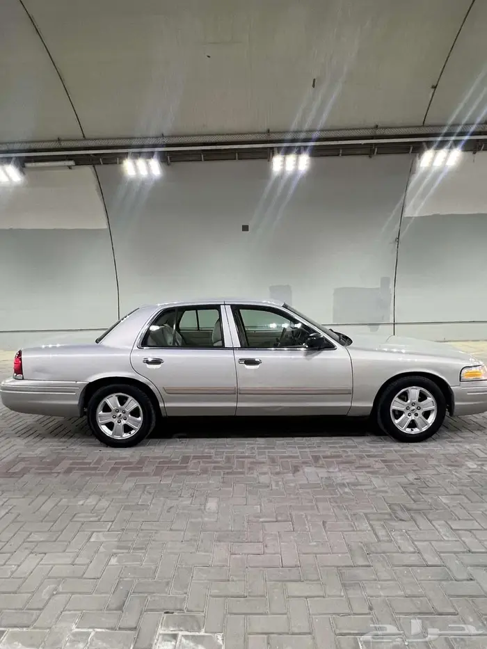 فورد فكتوريا 2011 1