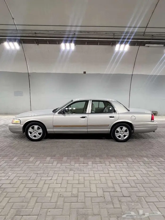 فورد فكتوريا 2011 3