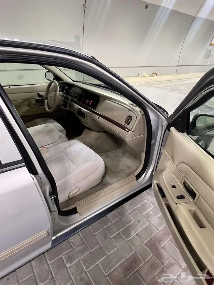 فورد فكتوريا 2011 4