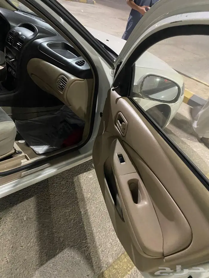 للبيع نيسان صني2012 تماتيك 11