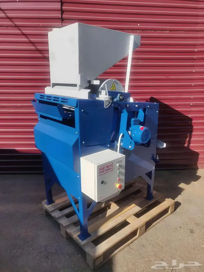 آلة تنظيف الحبوب المنخلي ة UKS 06 2