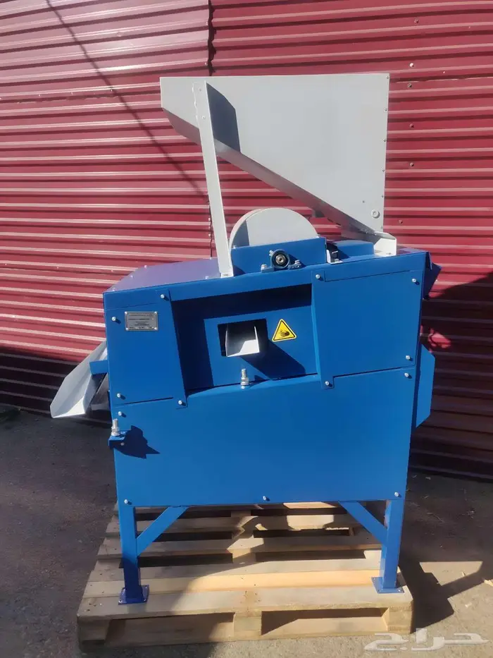 آلة تنظيف الحبوب المنخلي ة UKS 06 5