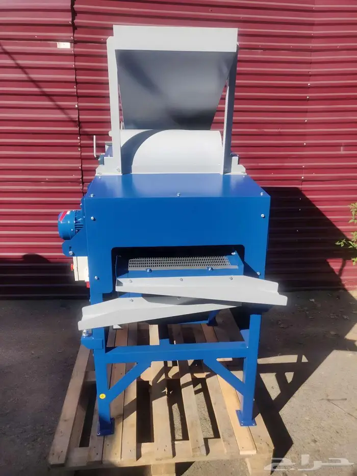 آلة تنظيف الحبوب المنخلي ة UKS 06 4