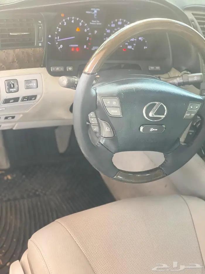 للبدل لكزس موديل 2007 حجم 460 شورت دفع خلفي 2