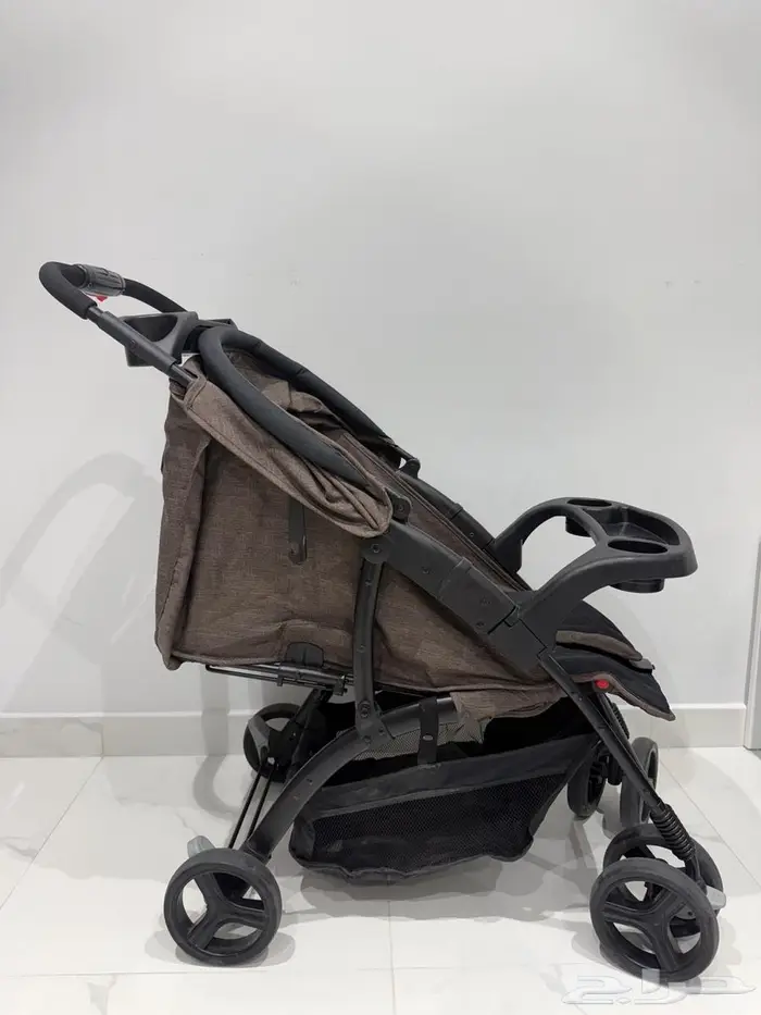 عربة اطفال ماركة جونيورز 0