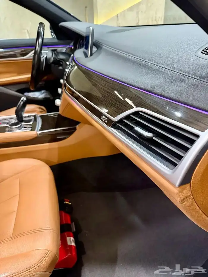للبيع BMW740li 2018 فل كامل 6