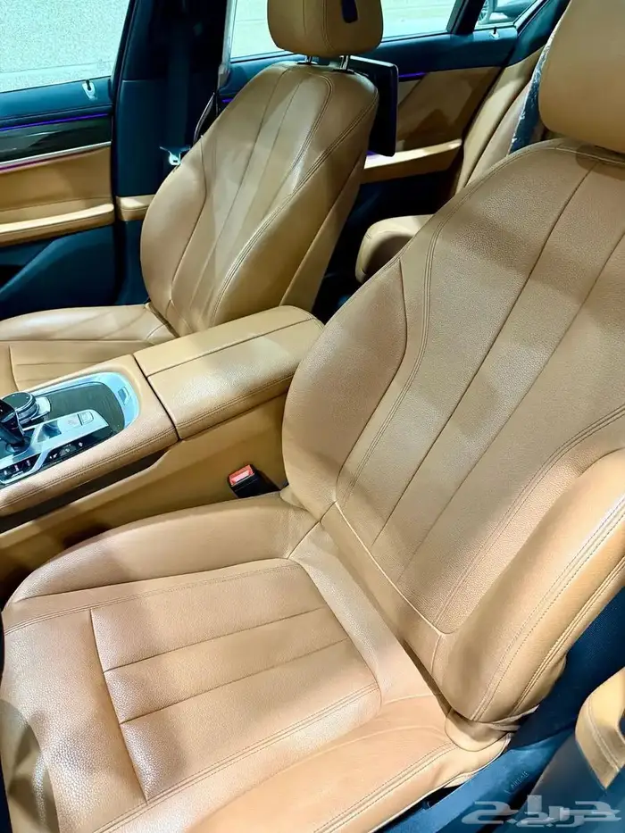 للبيع BMW740li 2018 فل كامل 10