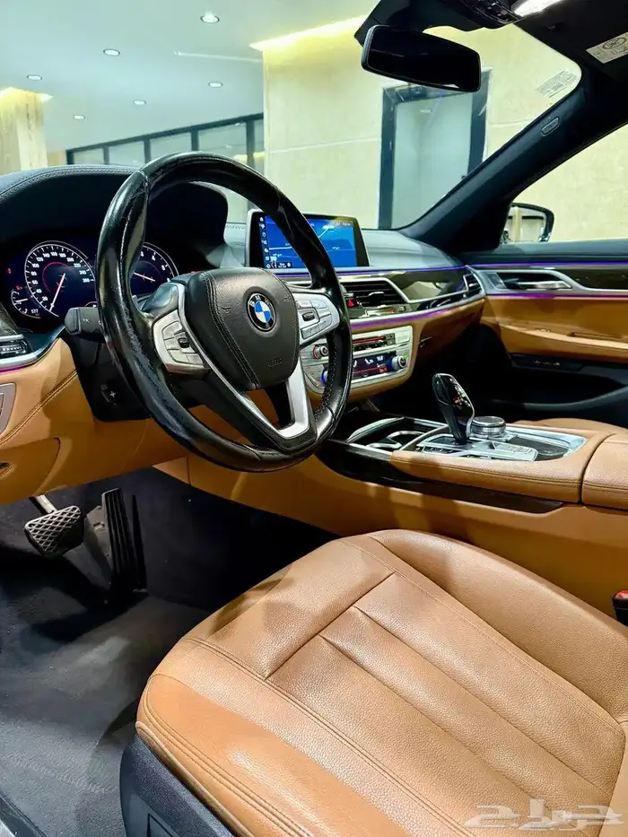 للبيع BMW740li 2018 فل كامل 7