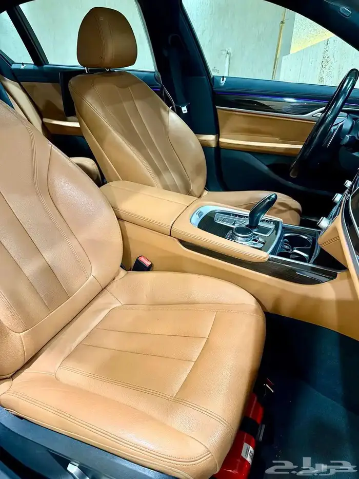 للبيع BMW740li 2018 فل كامل 16