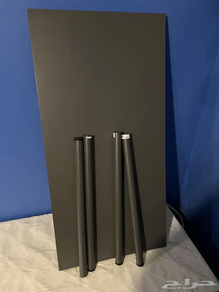 سرير من ابيات ومراية ومكتب من ايكيا 1