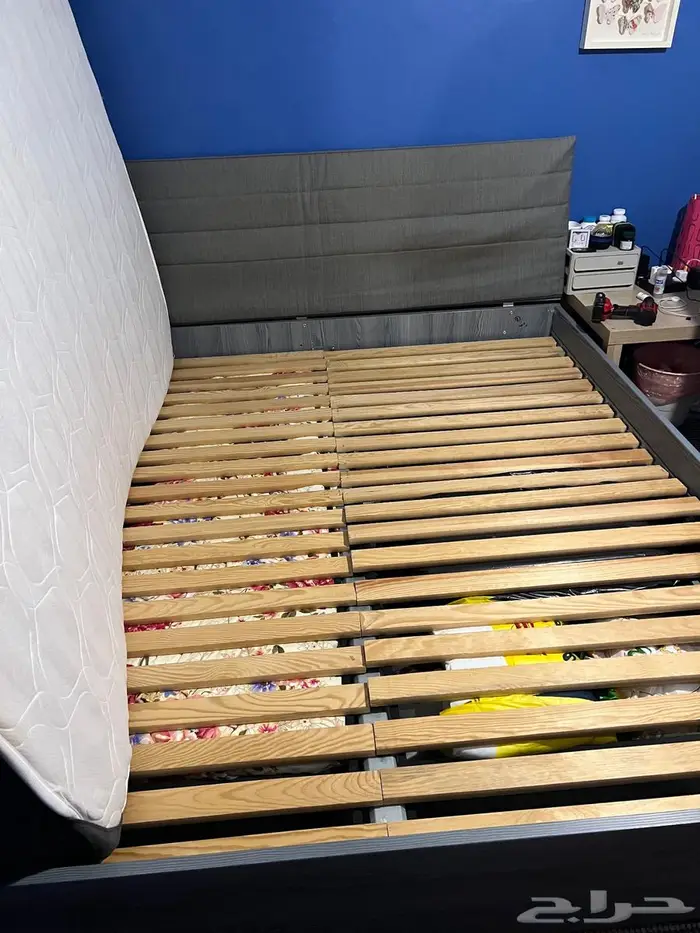 سرير من ابيات ومراية ومكتب من ايكيا 5