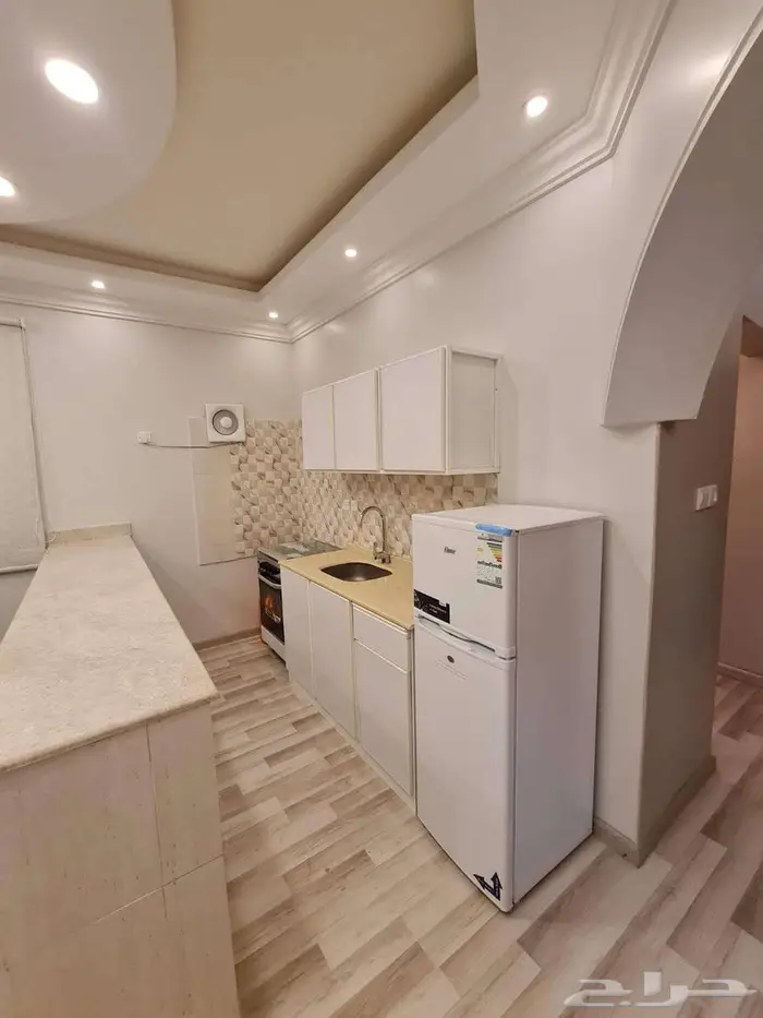 شقة غرفة وصالة مؤثثة وفاخرة للعوايل بخميس مشيط 2