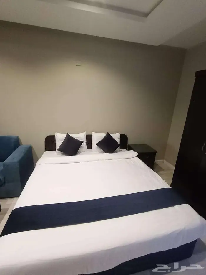 شقة فندقية غرفة وحمام بمطبخ داخلي مؤثثة وفاخرة بخميس مشيط 1