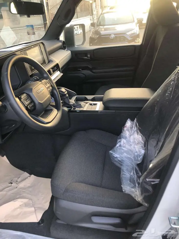 تويوتا برادو TXL1 بنزين 2025 أبيض بأقل سعر 3