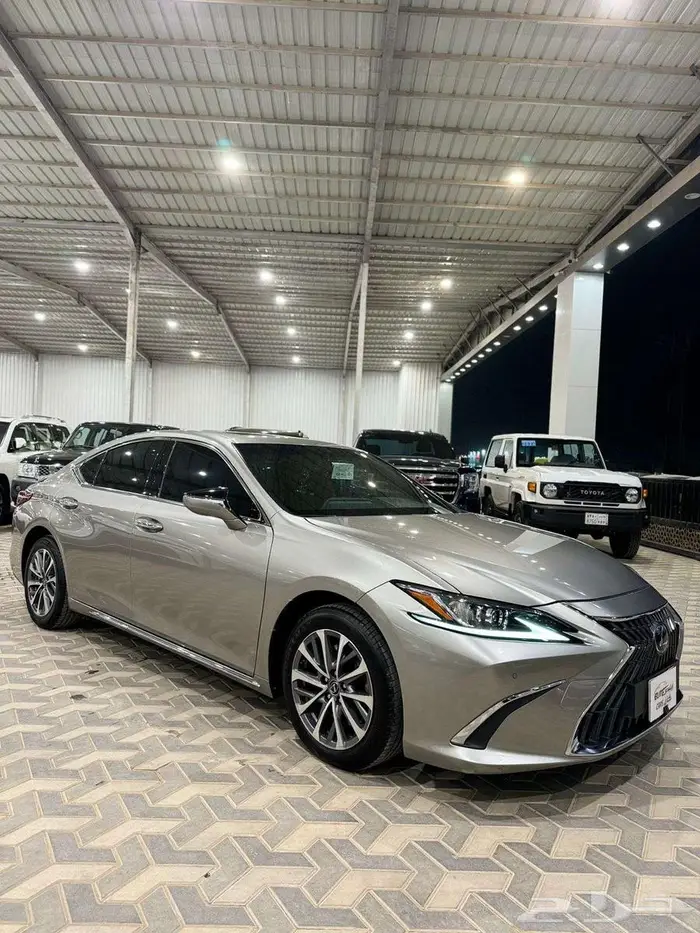 لكزس 350ES موديل 2023 2