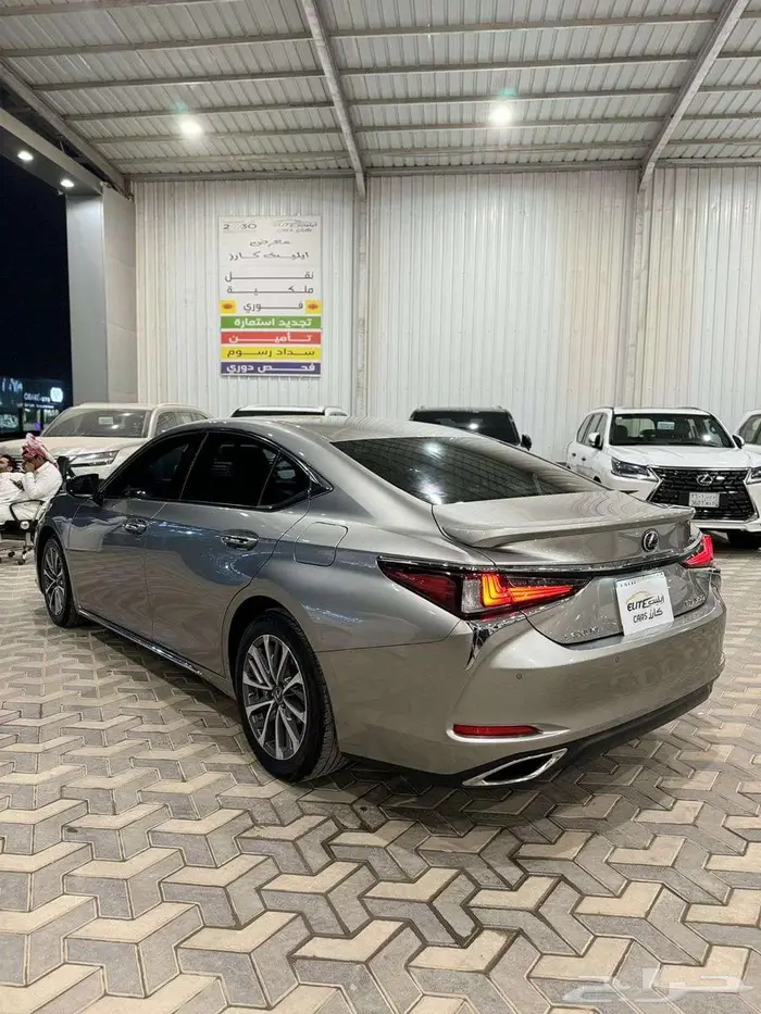 لكزس 350ES موديل 2023 4
