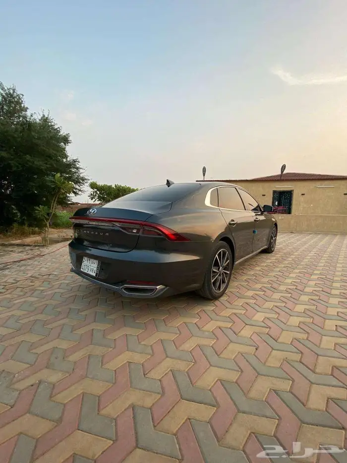 ازيرا 2022 - داخلية اوف وايت 122 الف كم 3