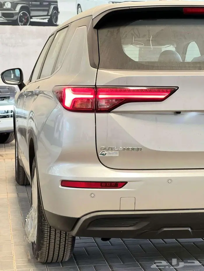 ميتسوبيشي اوتلاندر بدون دبل 5 مقاعد 2025 20