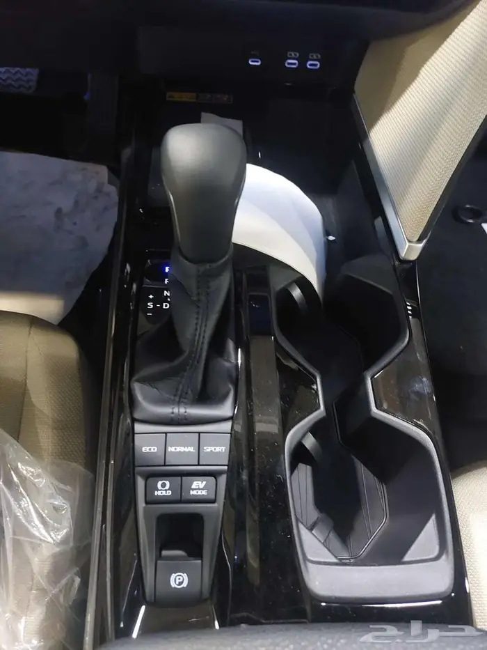 تويوتا كامري 2025 هايبرد LE 6