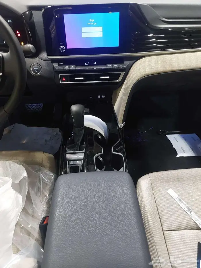 تويوتا كامري 2025 هايبرد LE 8