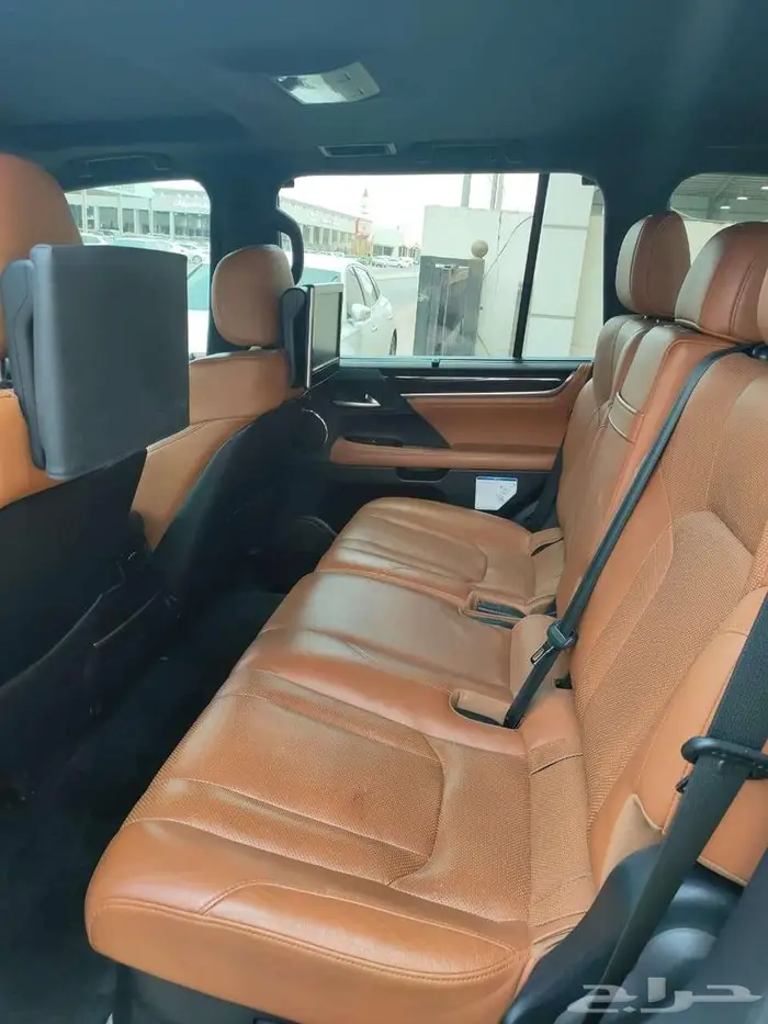 لكزس LX 570 موديل 2021 7