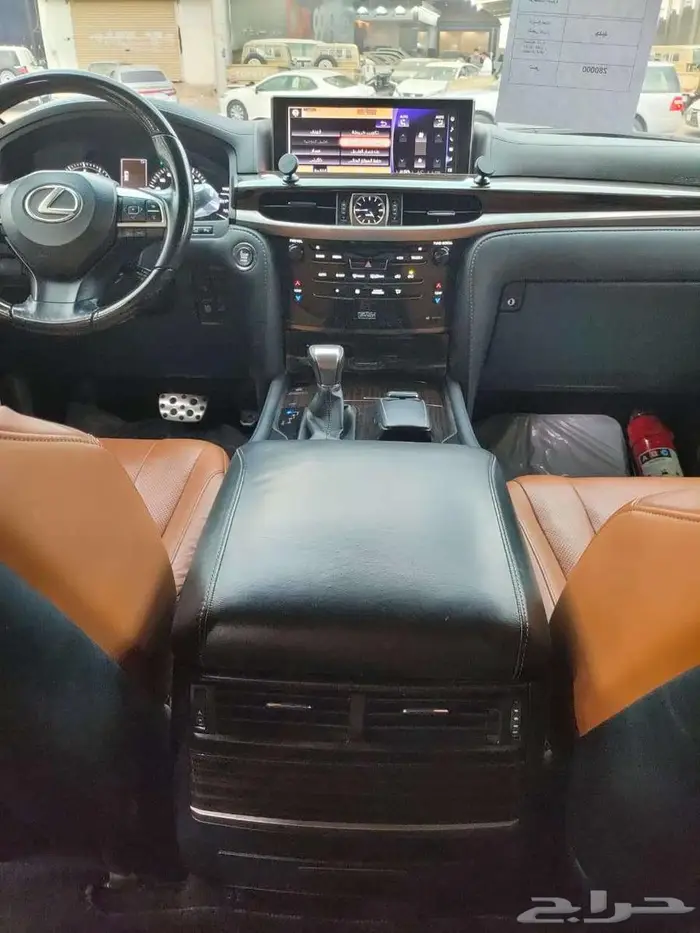 لكزس LX 570 موديل 2021 8