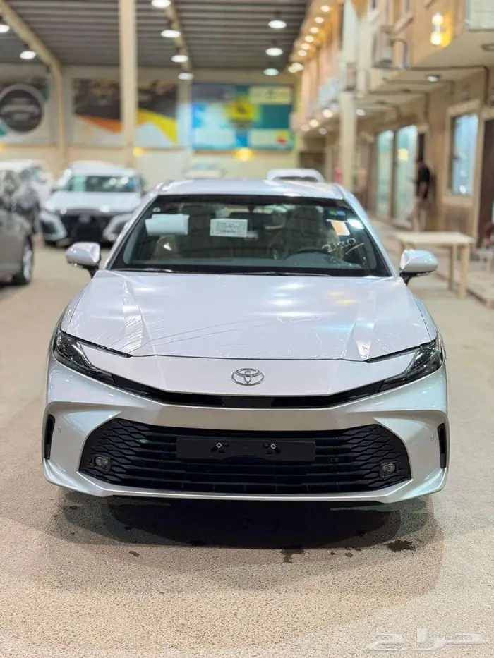 تويوتا كامري E بنزين جنوط 2025- سعودي 0