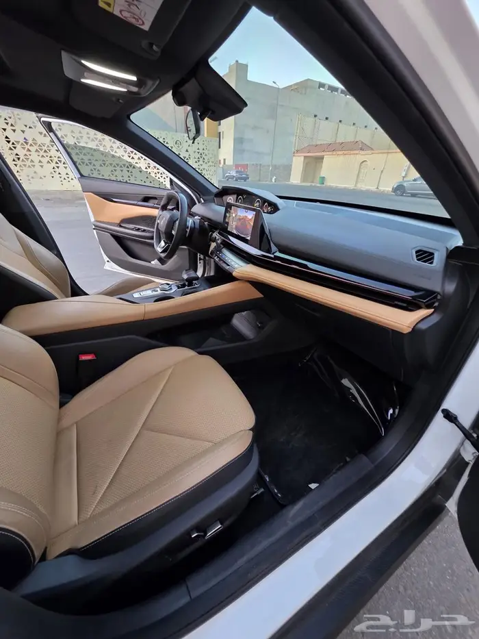 شانجان يوني في هاتشباك 14