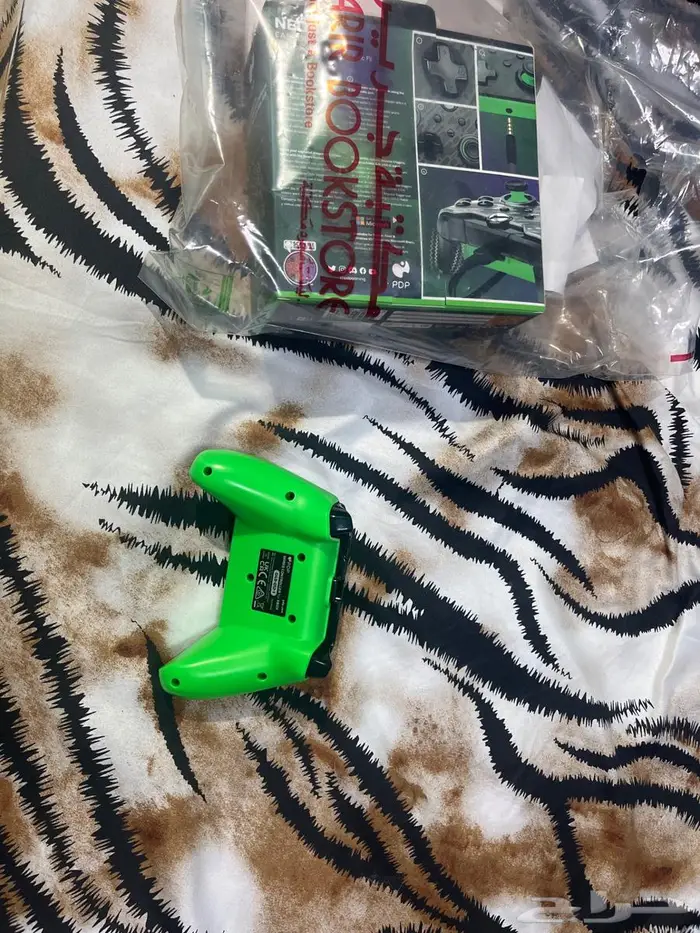 يد اكس بوكس جديده لها سبوع كامل كرتونها وشاحن 0