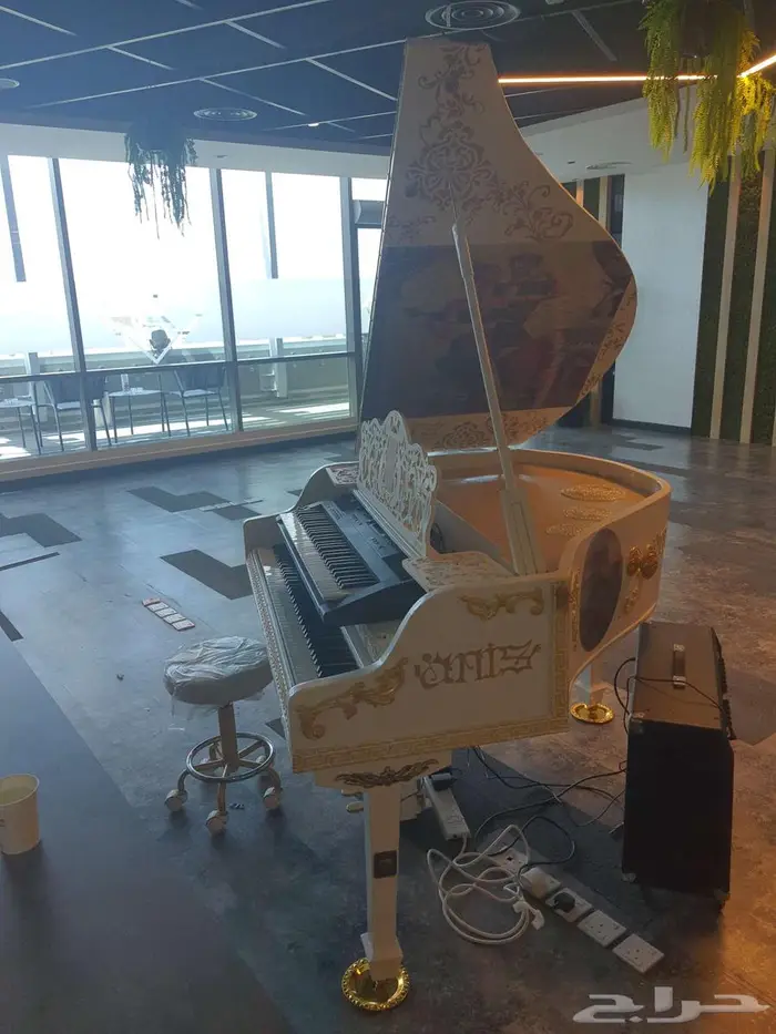 Piano digital req بيانو جراند رقمي انتيك 2 دور للبيع بالطلب 5