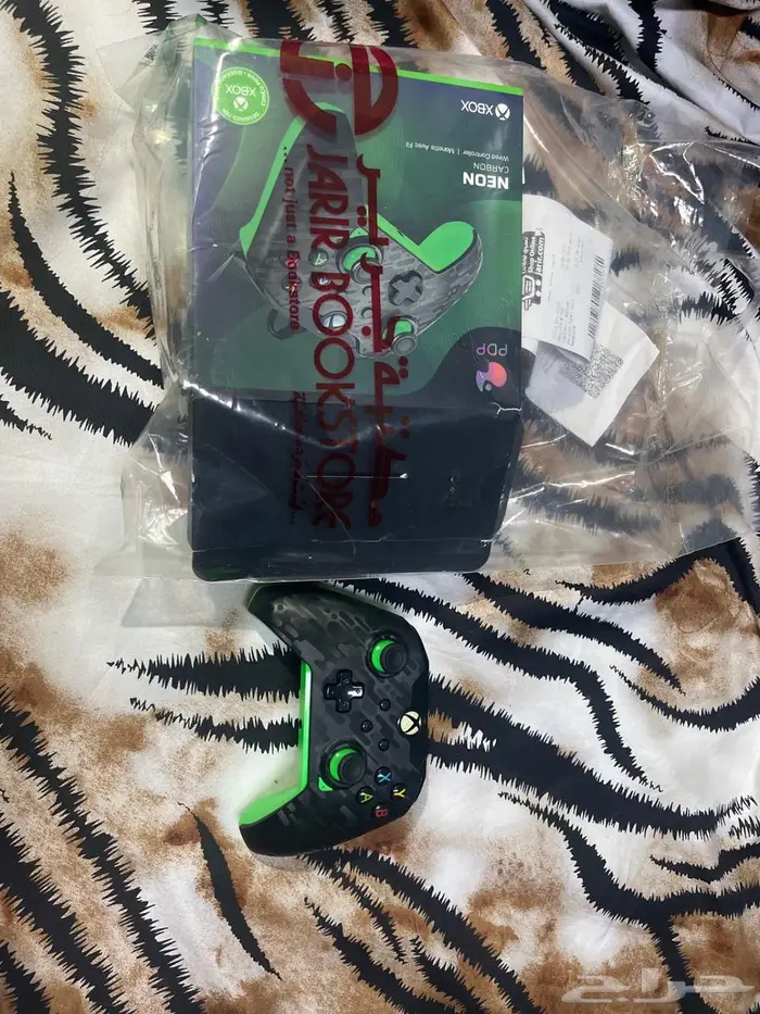 يد اكس بوكس جديده لها سبوع كامل كرتونها وشاحن 1